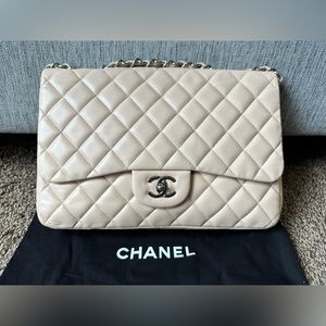 Chanel jumbo flap beige medium lambskin